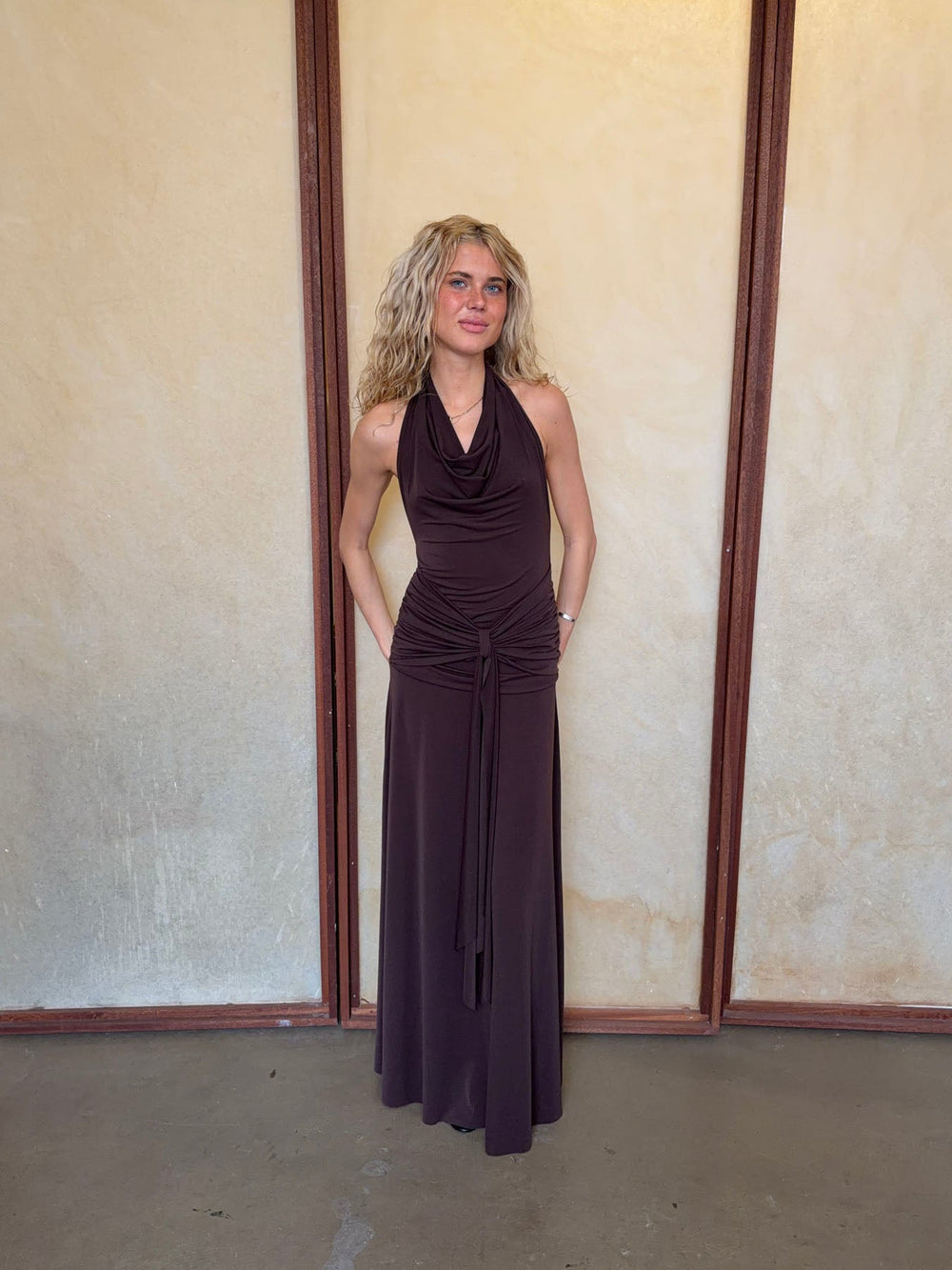 Redina dress with open back - Brown