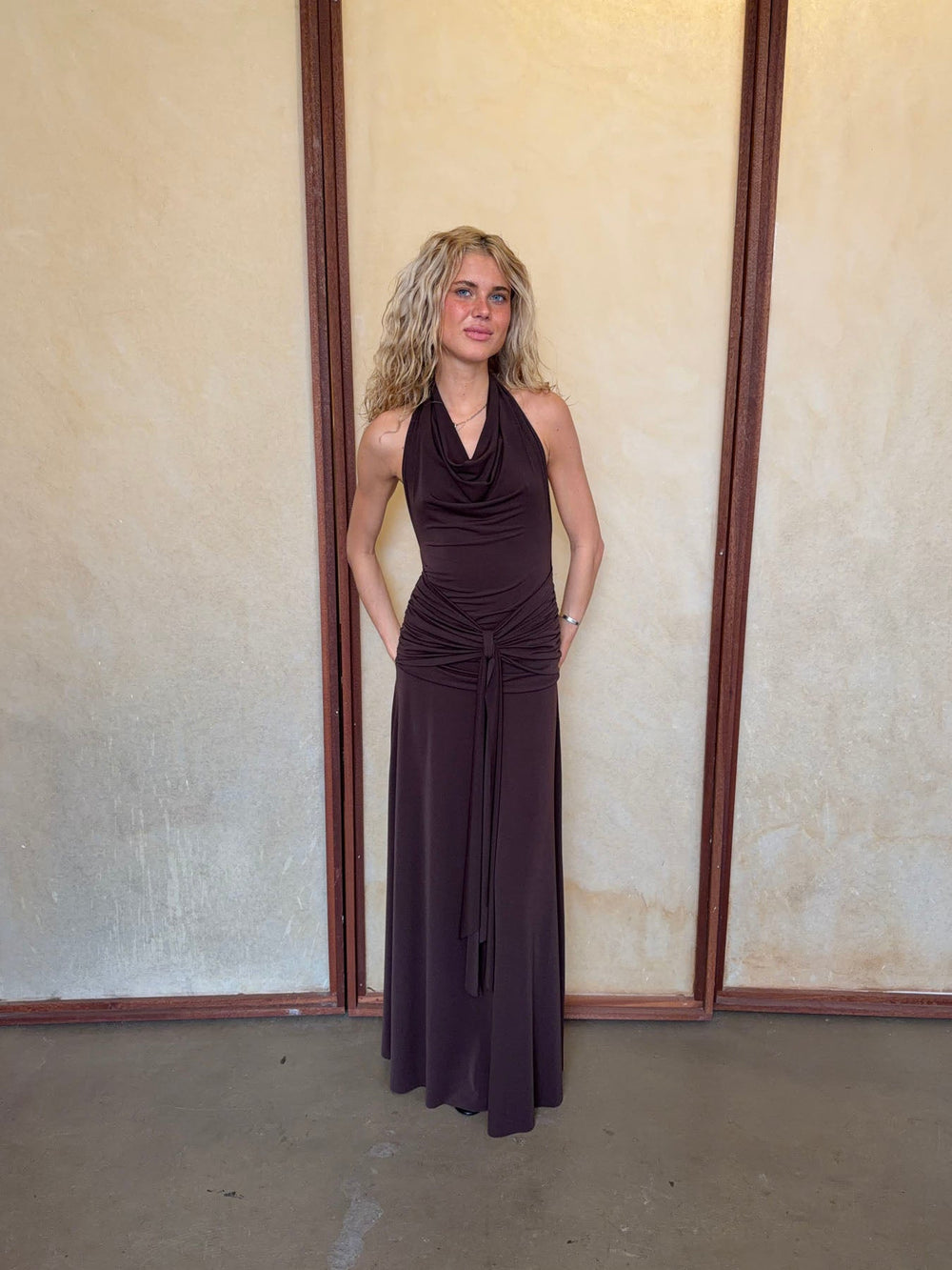 Redina dress with open back - Brown