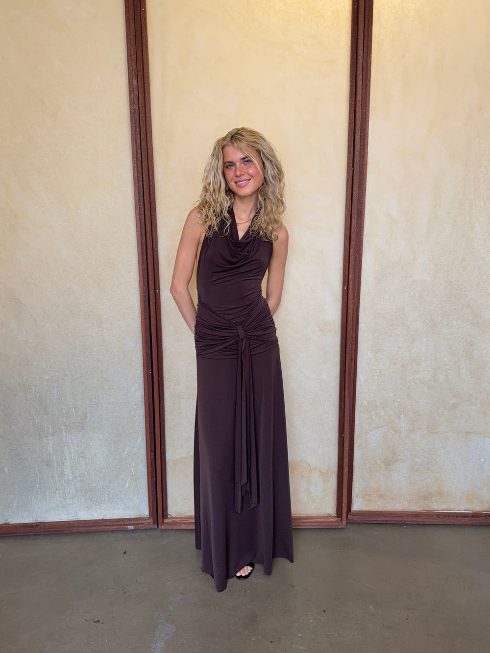 Redina dress with open back - Brown