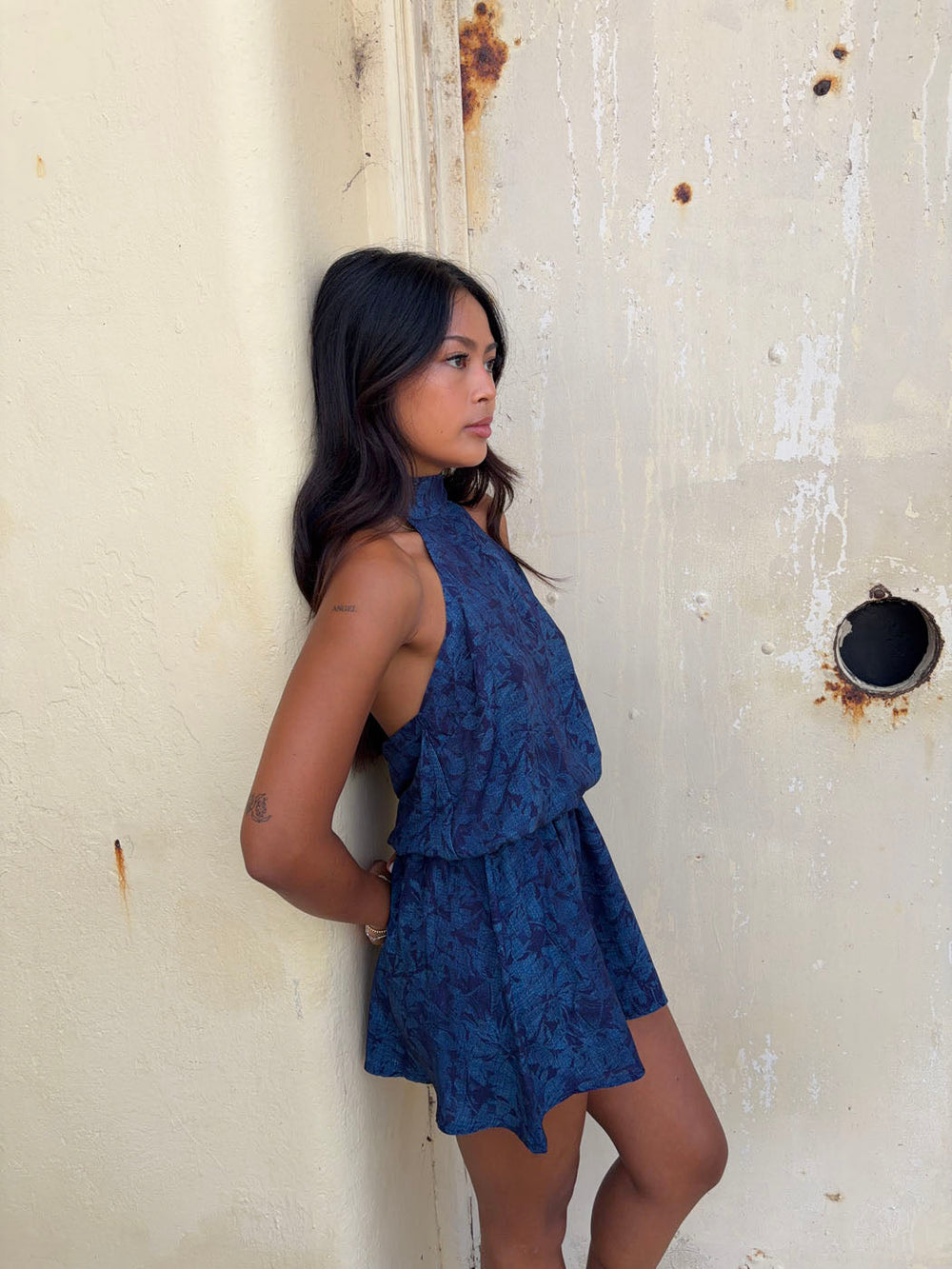 Kaiana dress with an open back – Blue