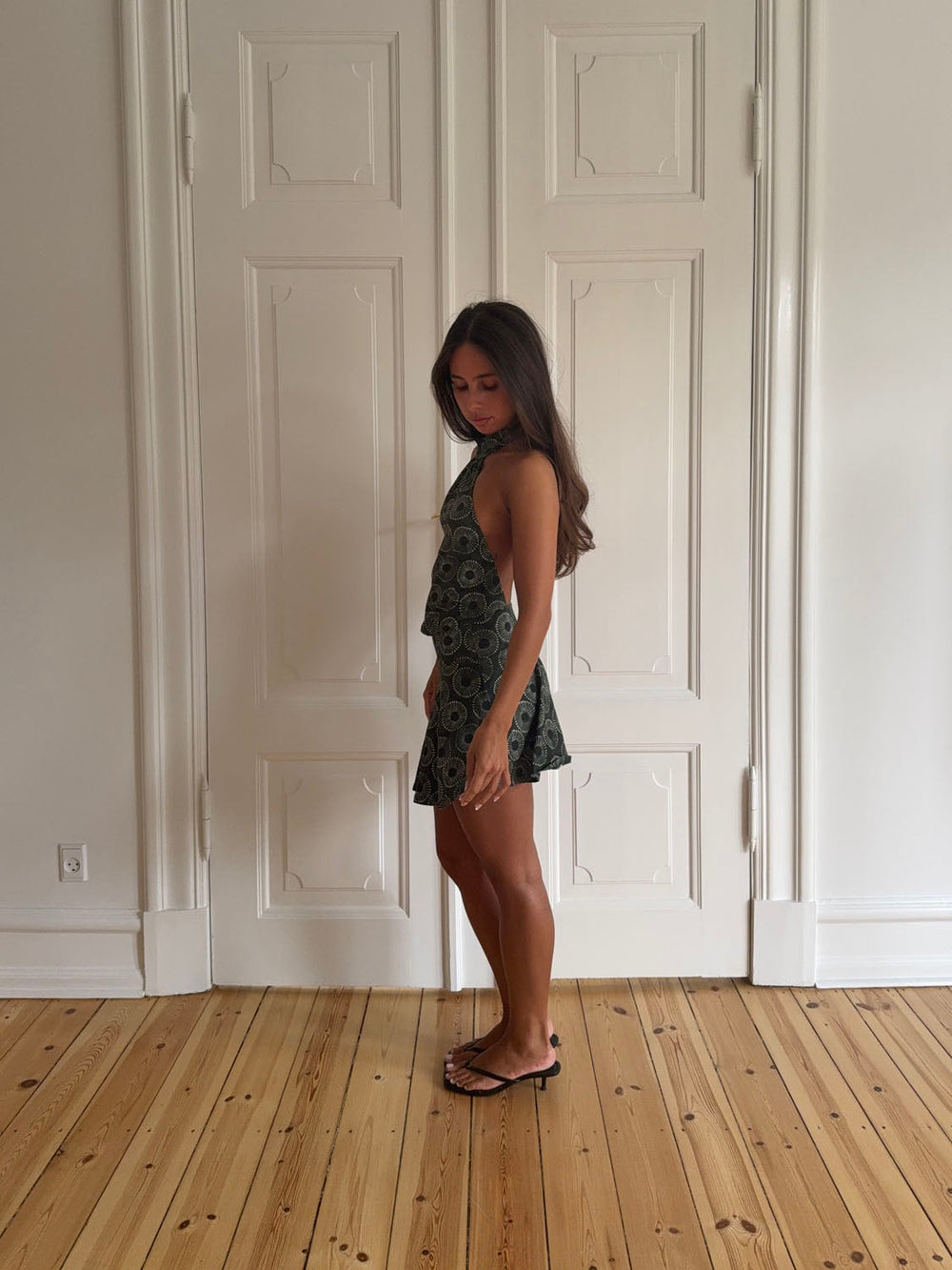 Kaiana dress with open back – Dark green