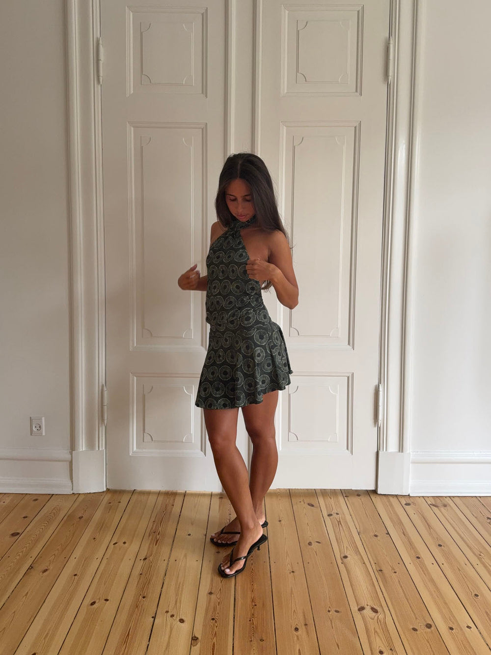 Kaiana dress with open back – Dark green