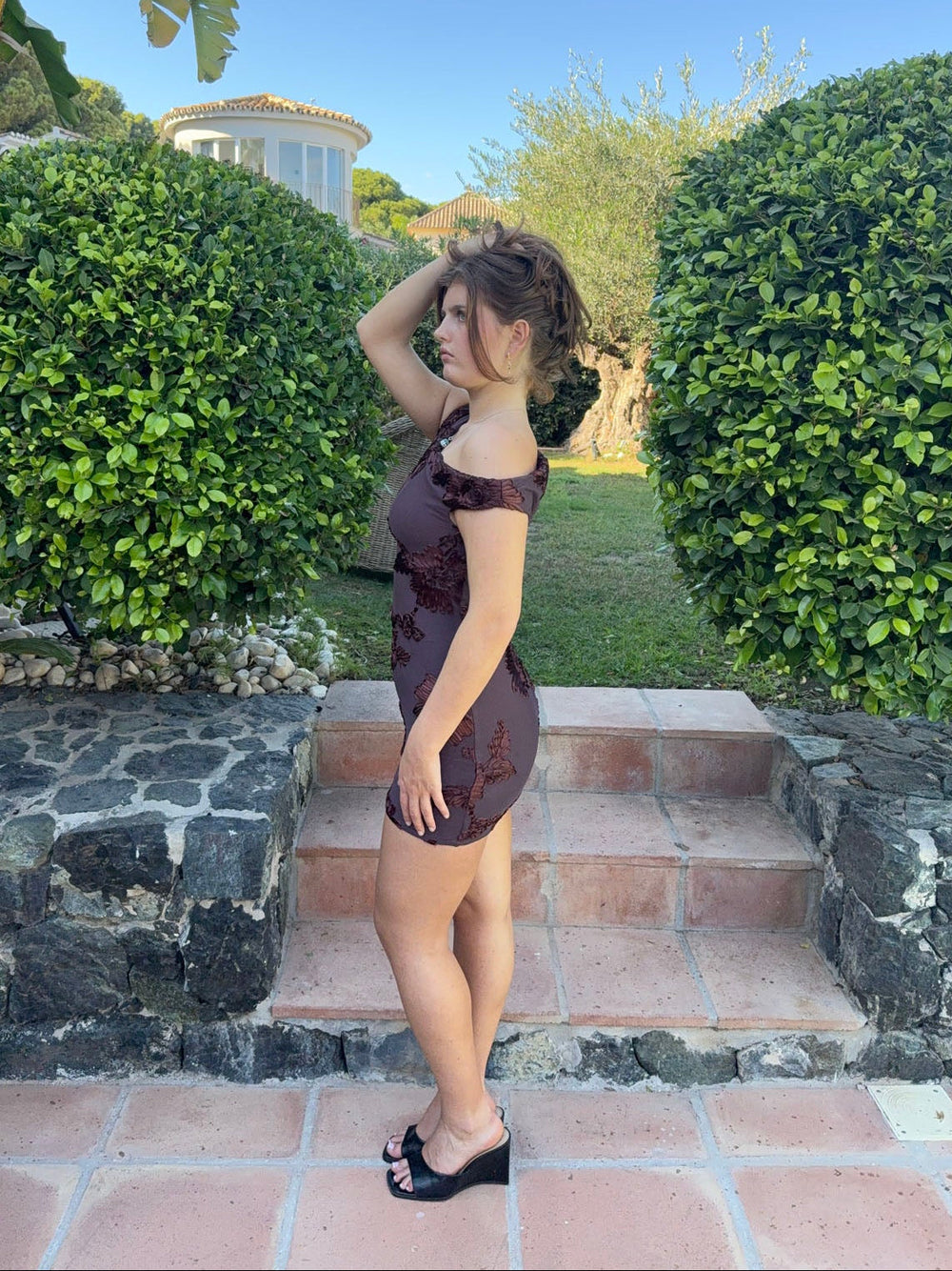 Avina dress with flowers - brown