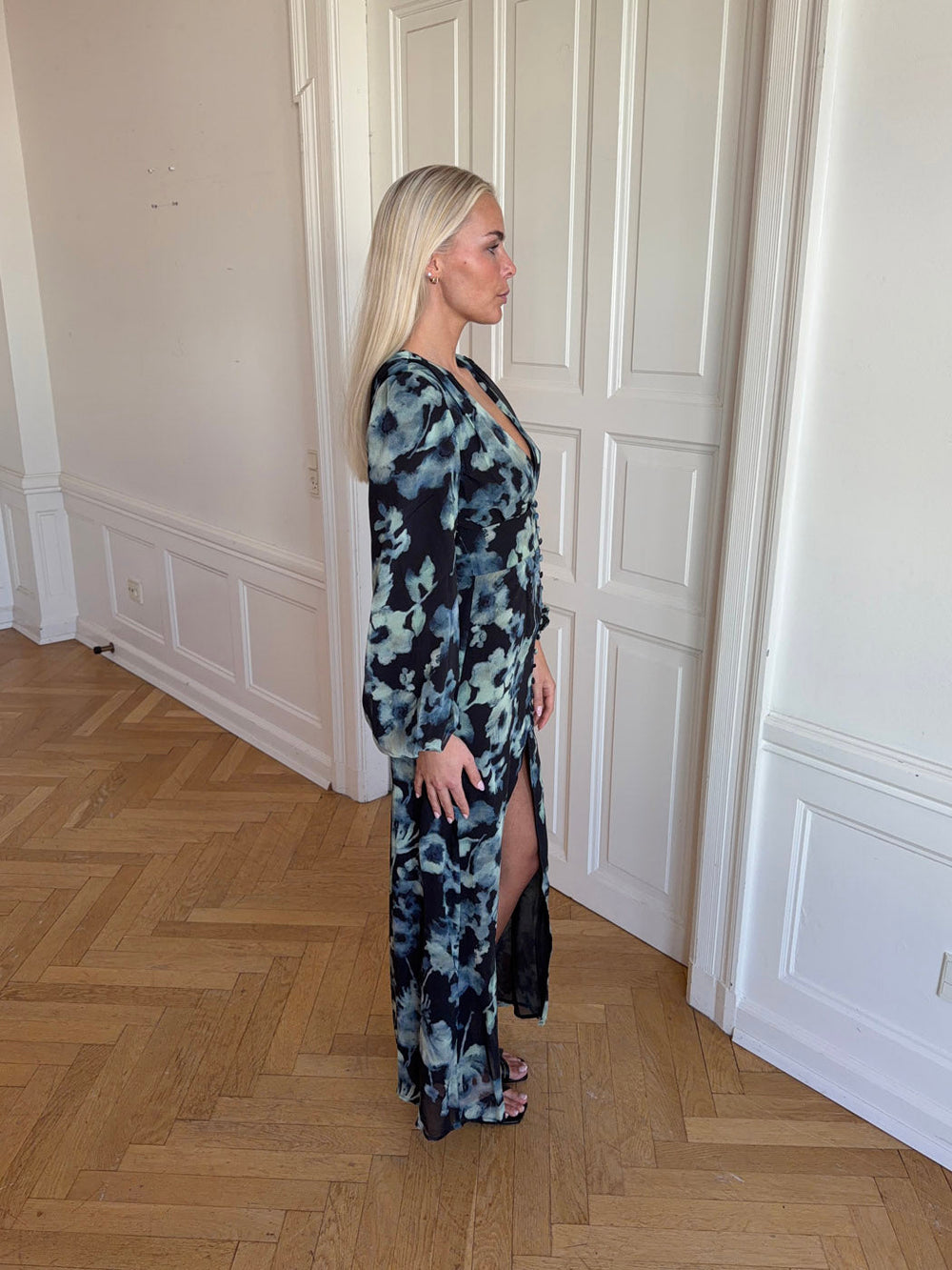 Floral dress with flowers - Navy/white