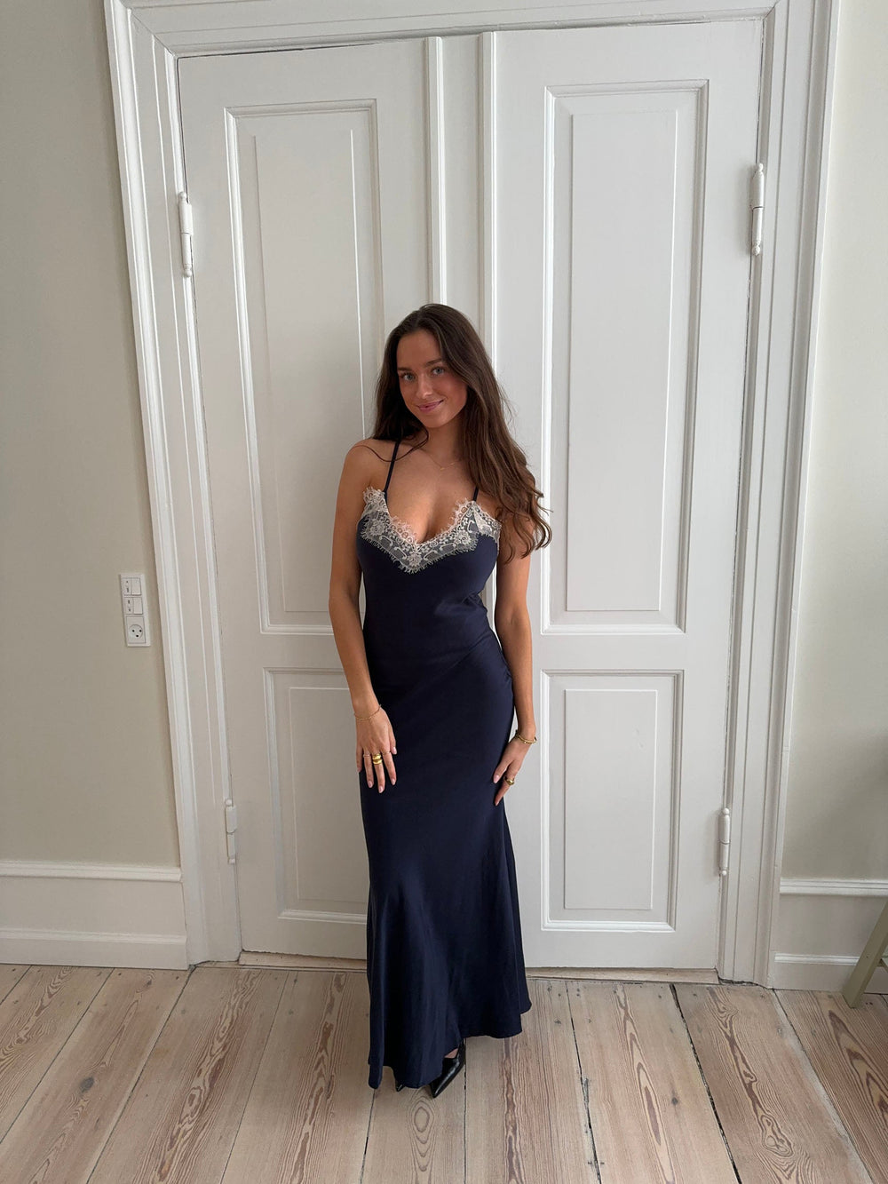 Tena dress with lace details - Navy/white