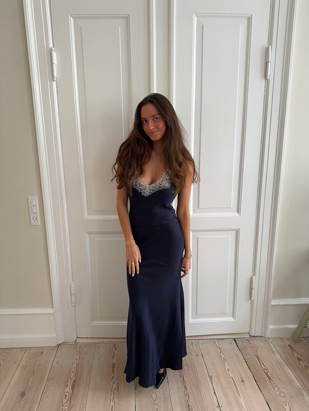 Tena dress with lace details - Navy/white