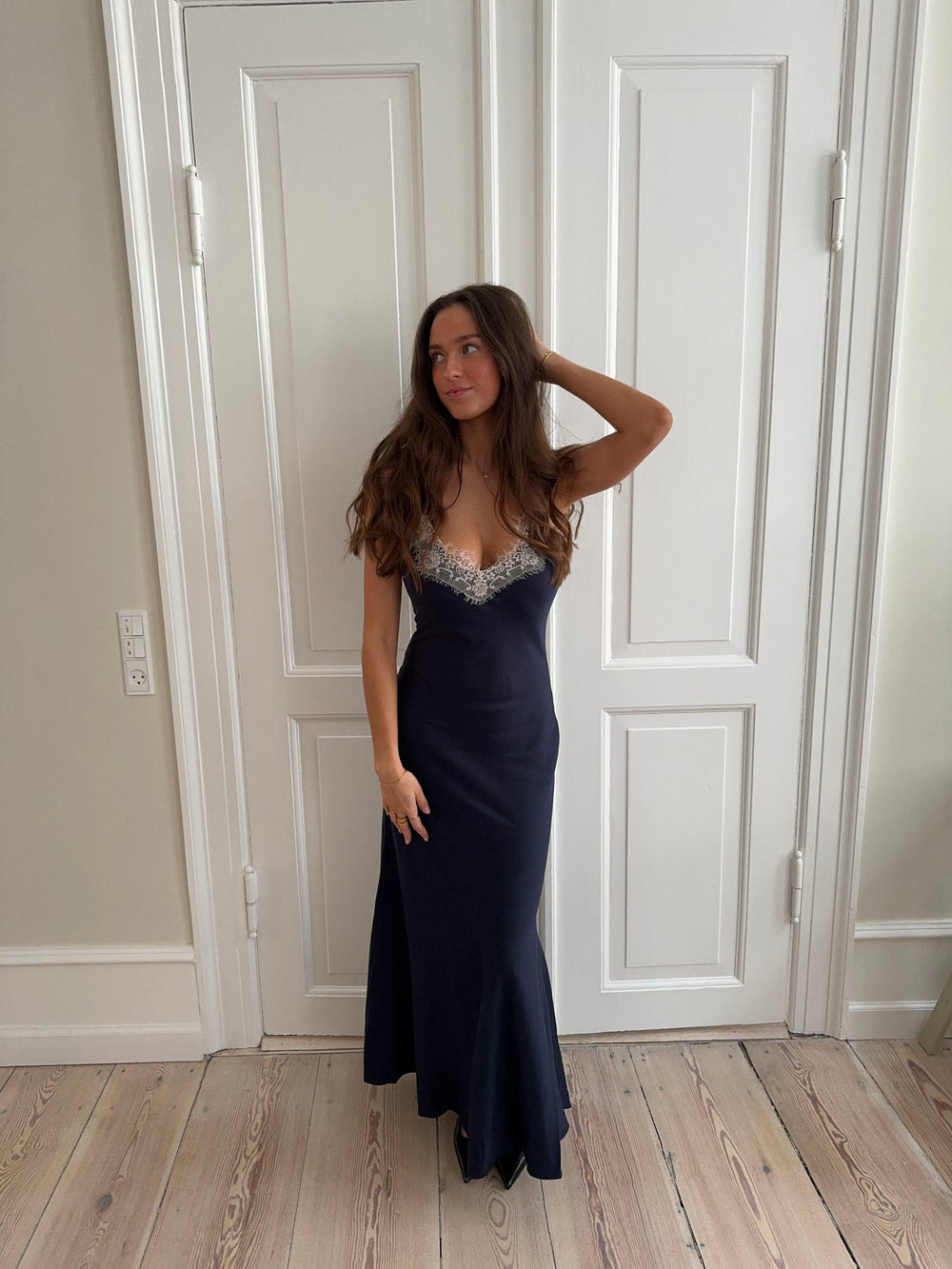 Tena dress with lace details - Navy/white