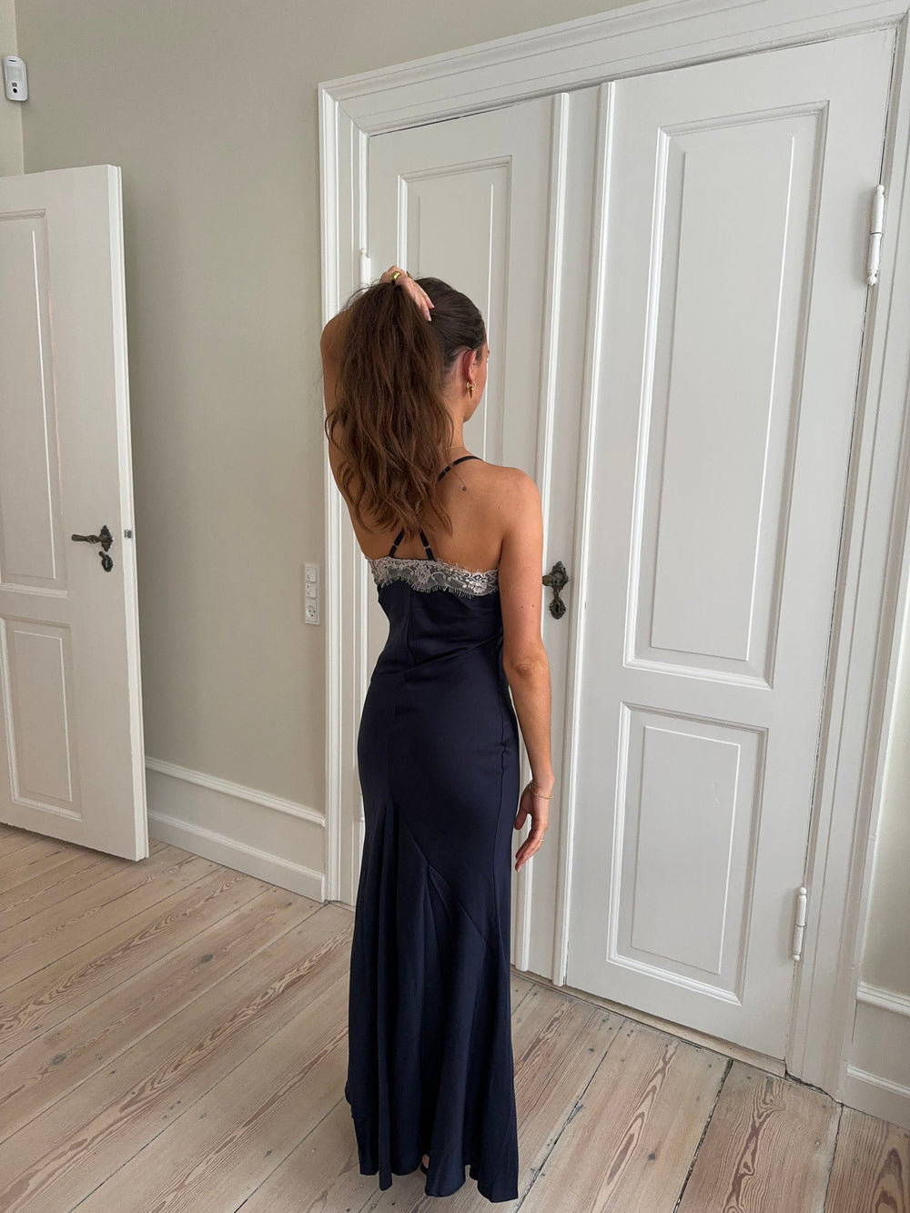 Tena dress with lace details - Navy/white