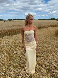 Saxo dress with lace details – Light yellow