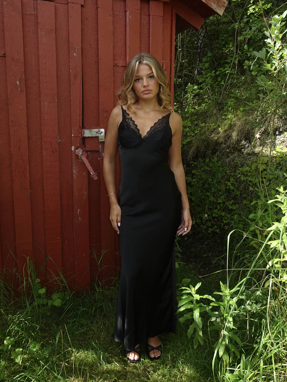 Mirellea dress with lace details – Black