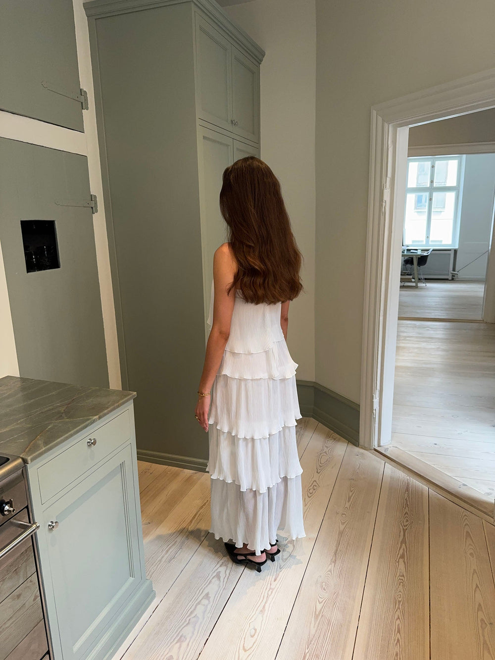 Daicy dress with ruffles - White