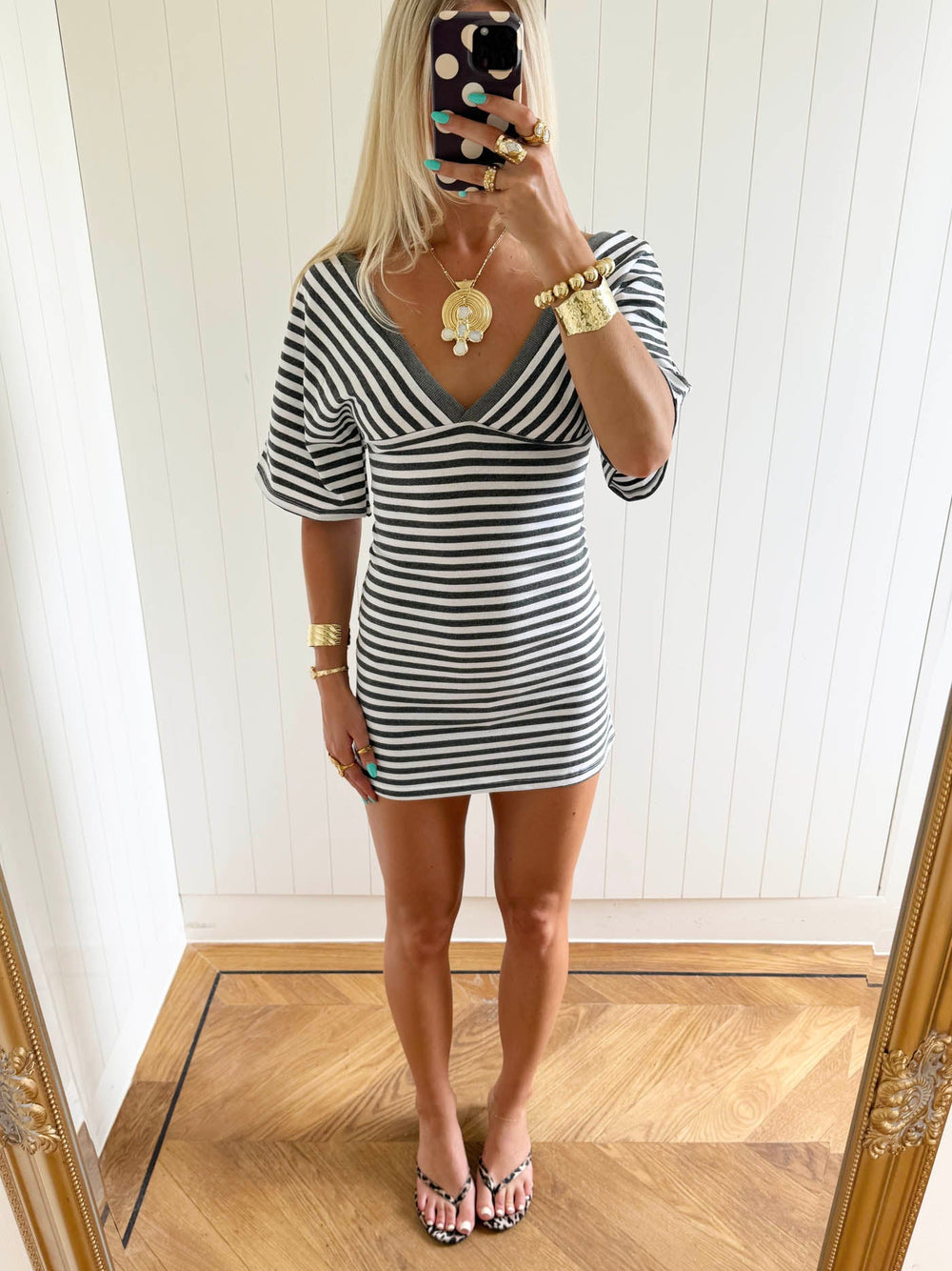 Scandivv v-neck dress with stripes - Grey/white