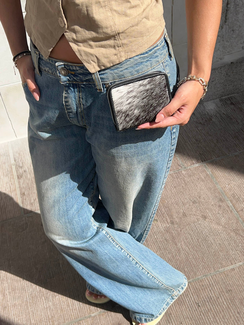 Cela cowhide purse – White/dark brown/black