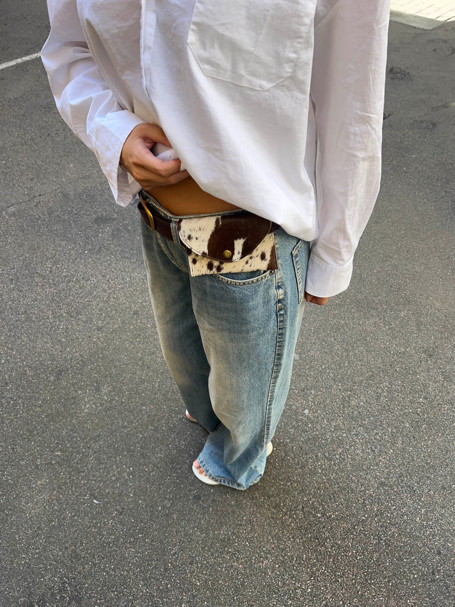 Nuvia cowhide purse with button – Brown/black/white