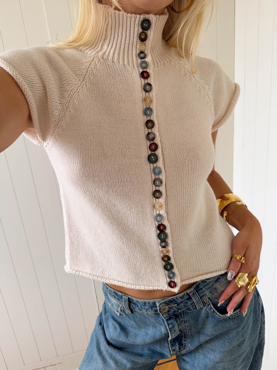 トップス simply complicated BRUSHED DS KNIT Scandivv short sleeved knit with buttons – Beige/off-white