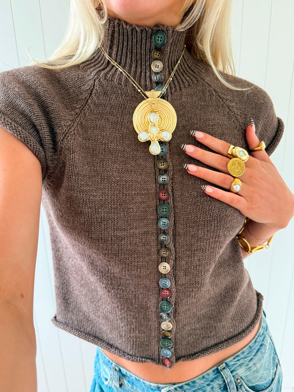 Scandivv short sleeved knit top with buttons - Brown/taupe