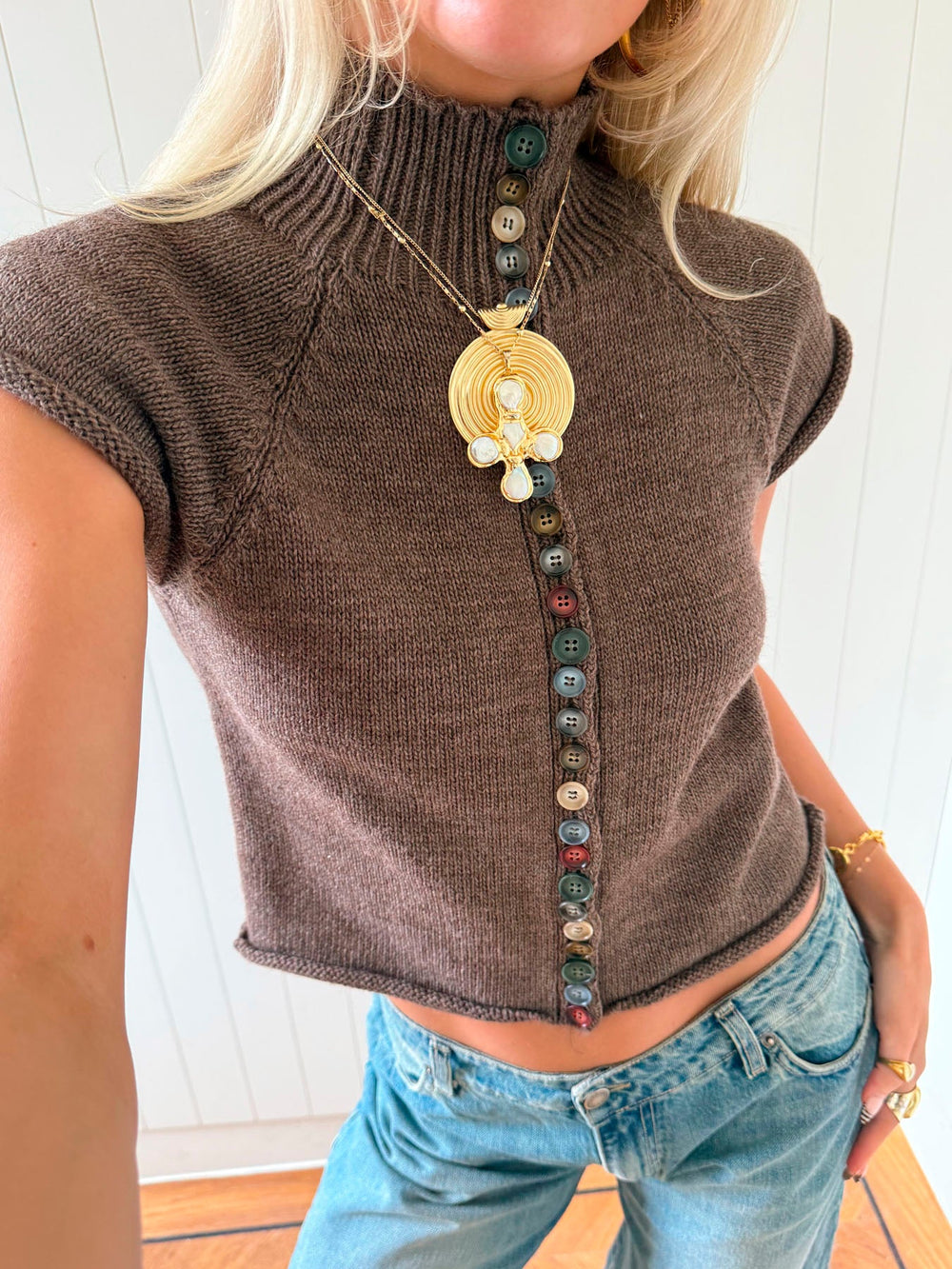 Scandivv short sleeved knit top with buttons - Brown/taupe