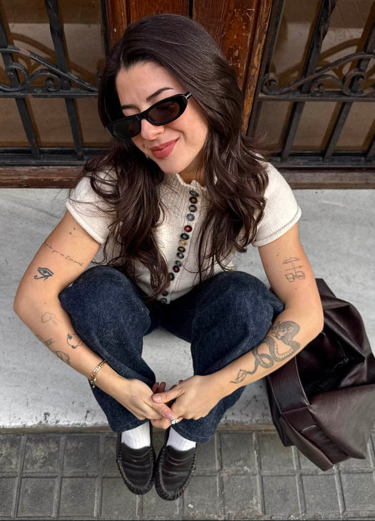 Scandivv short sleeved knit with buttons – Beige/off-white