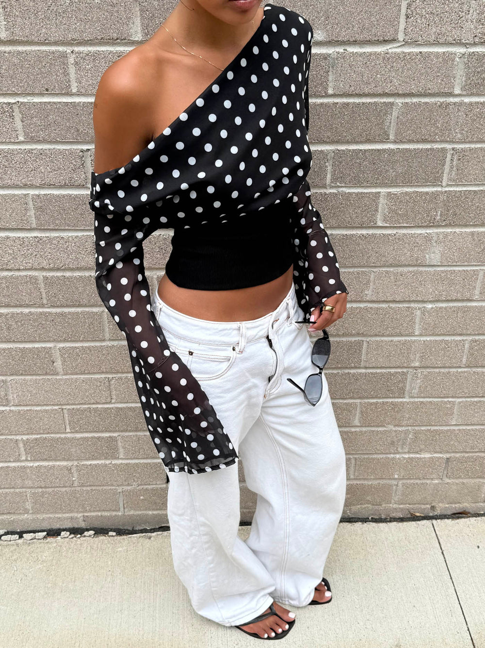 Kimmie long sleeved blouse with polka dots – Black/white