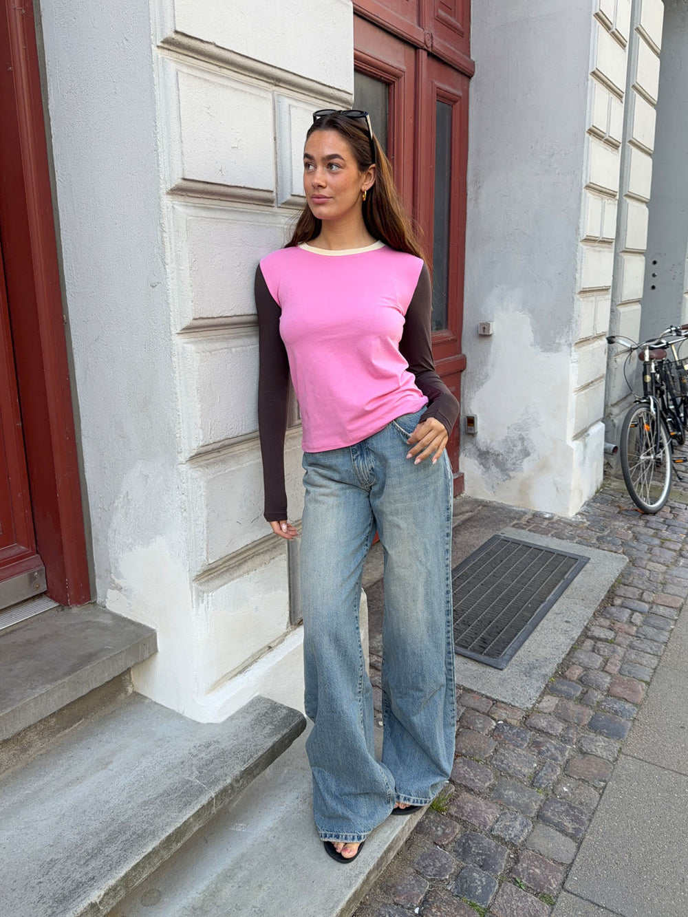 Alaia low-rise jeans with lightning detail - Light denim