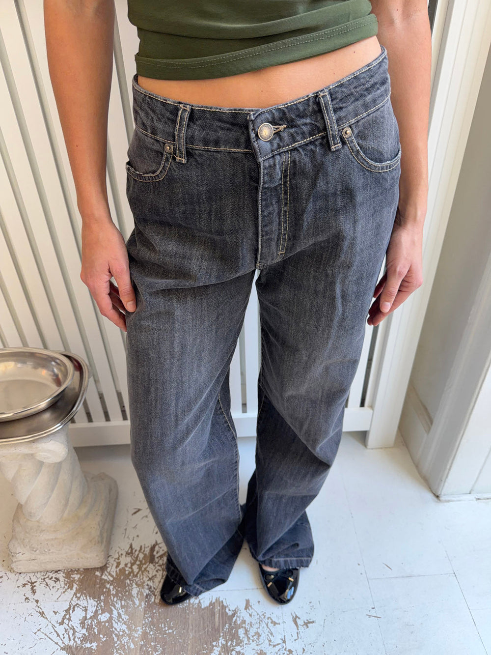 Alaia low-waisted jeans with lightning detail - Grey denim