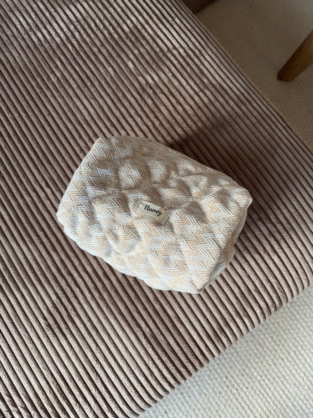 Honey large toiletry bag with pattern - Beige