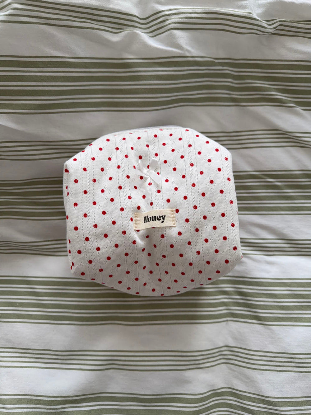 Honey small toiletry bag with polka dots – White/red
