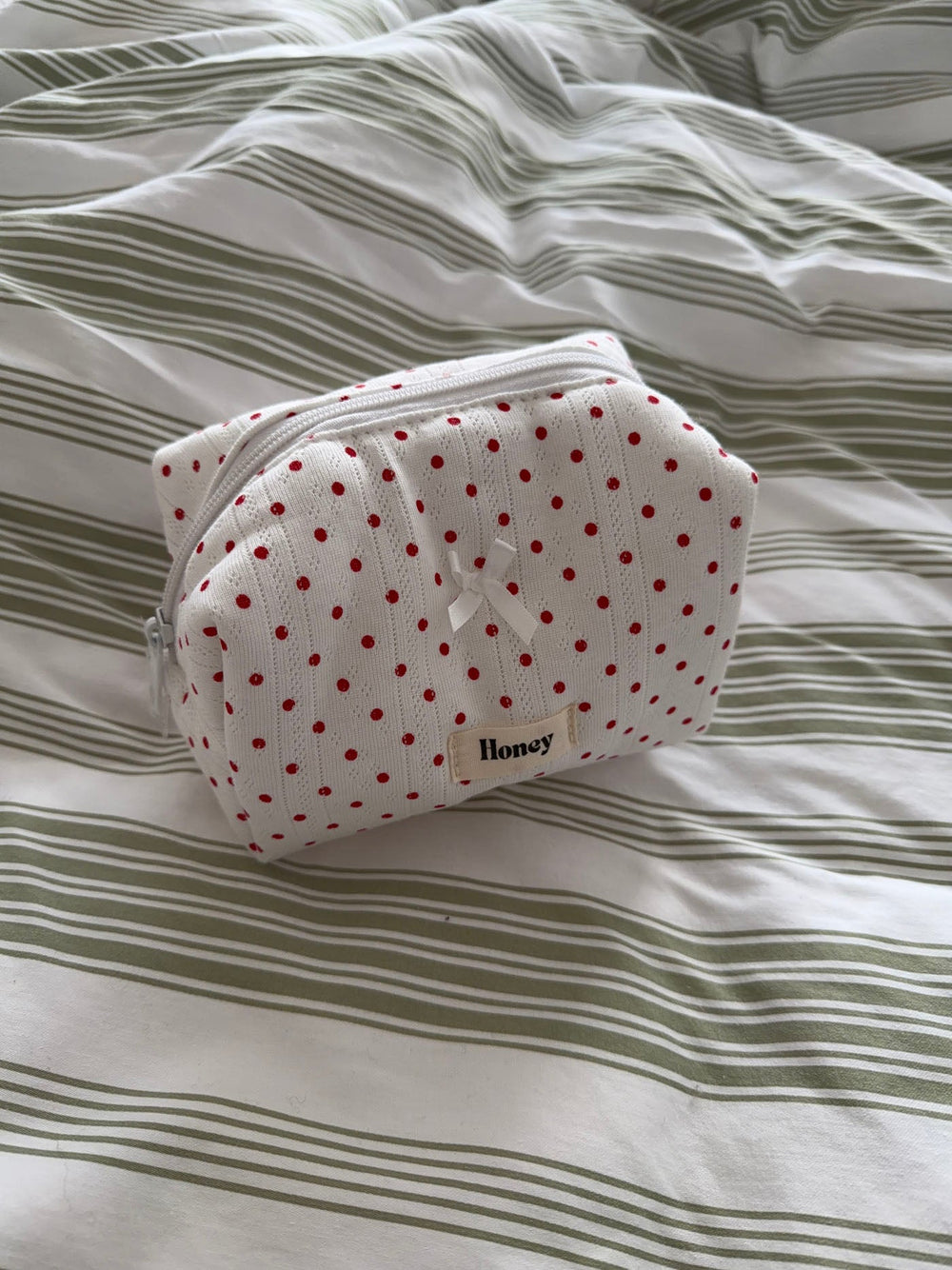 Honey small toiletry bag with polka dots – White/red