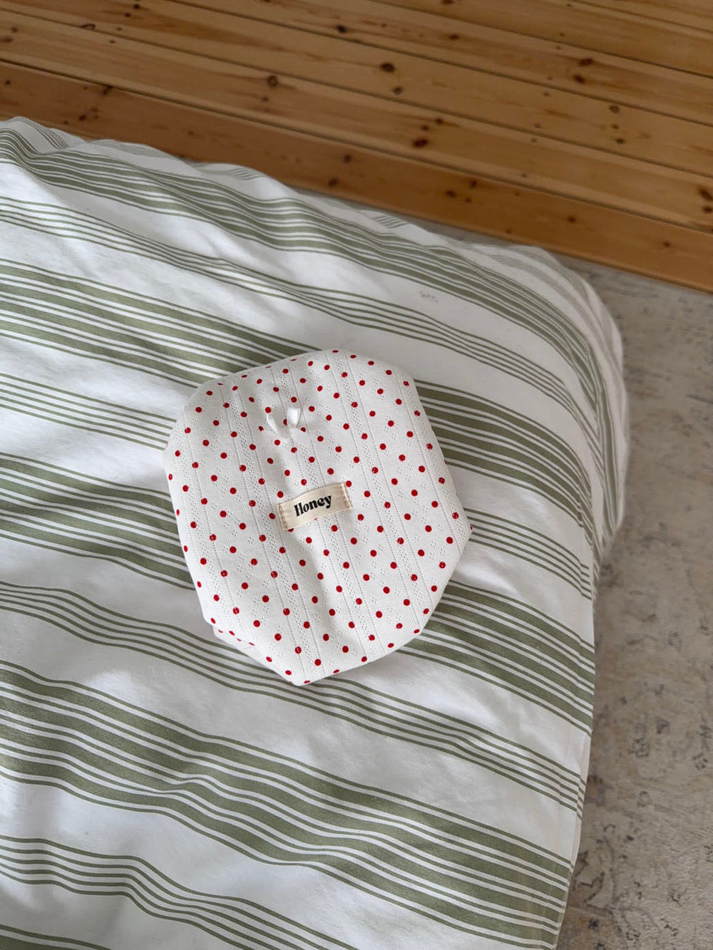 Honey small toiletry bag with polka dots – White/red