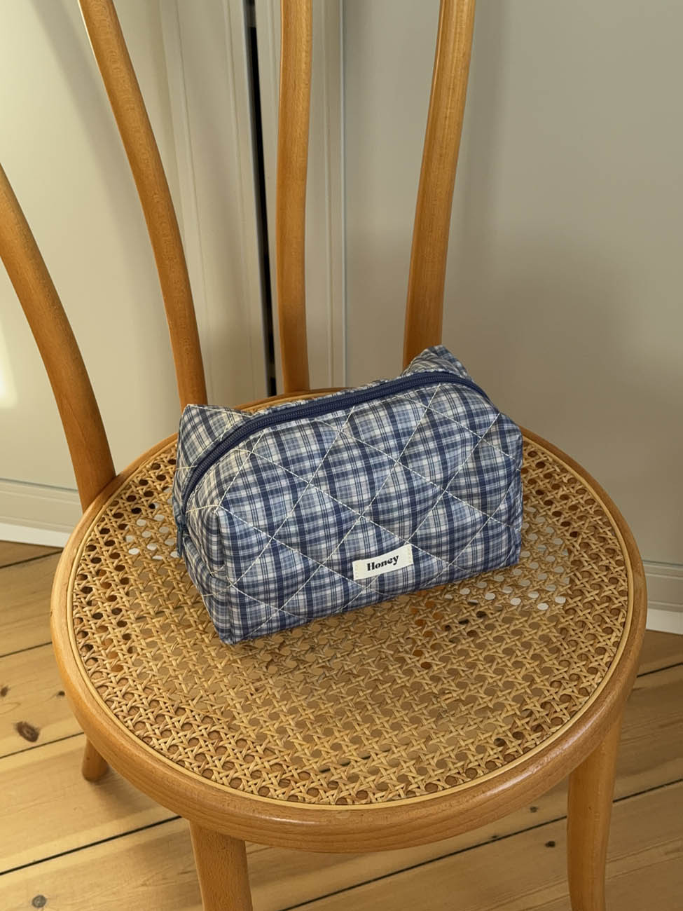 Honey small toiletry bag with checks – Blue