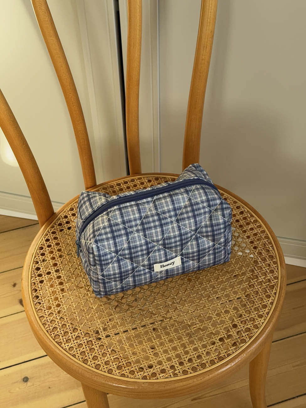 Honey small toiletry bag with checks – Blue