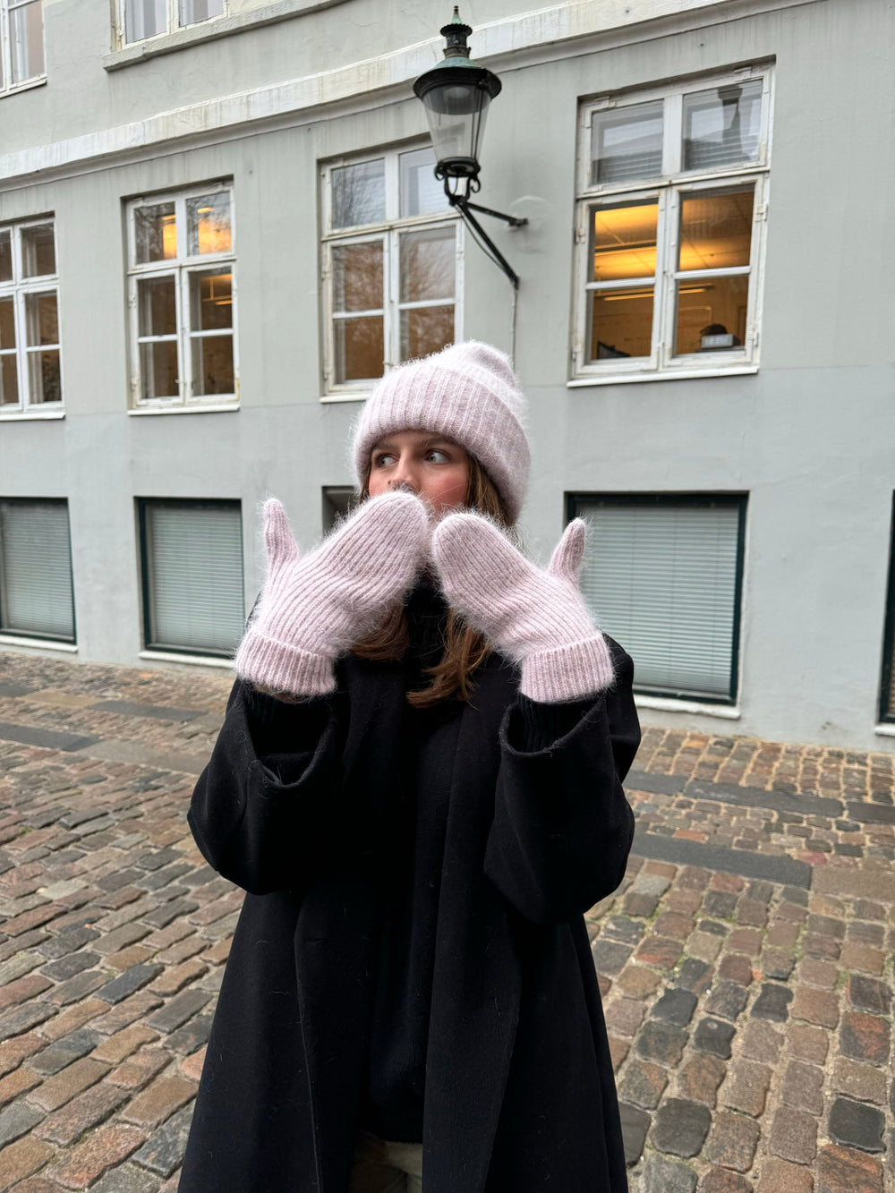 Mittens Light Fluffy mittens - Light pink – Designbysi.se