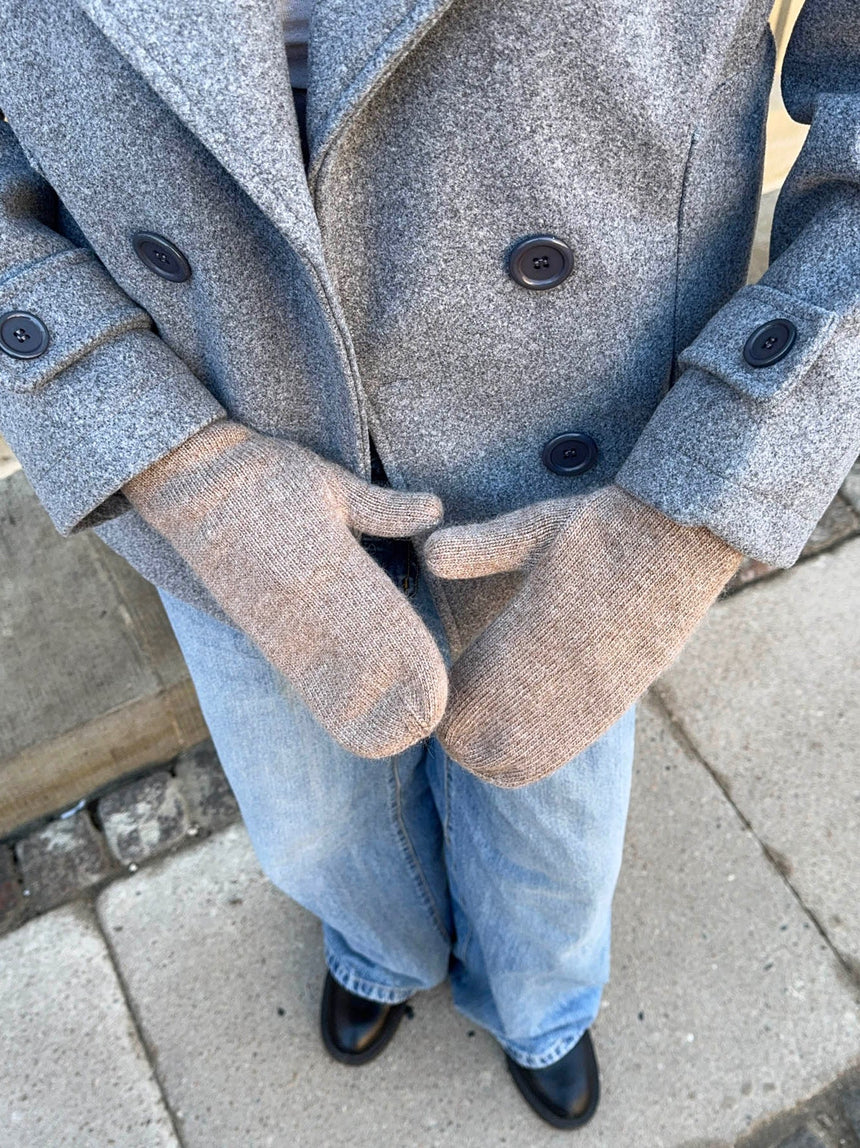 Kehlani knitted mittens - Light brown