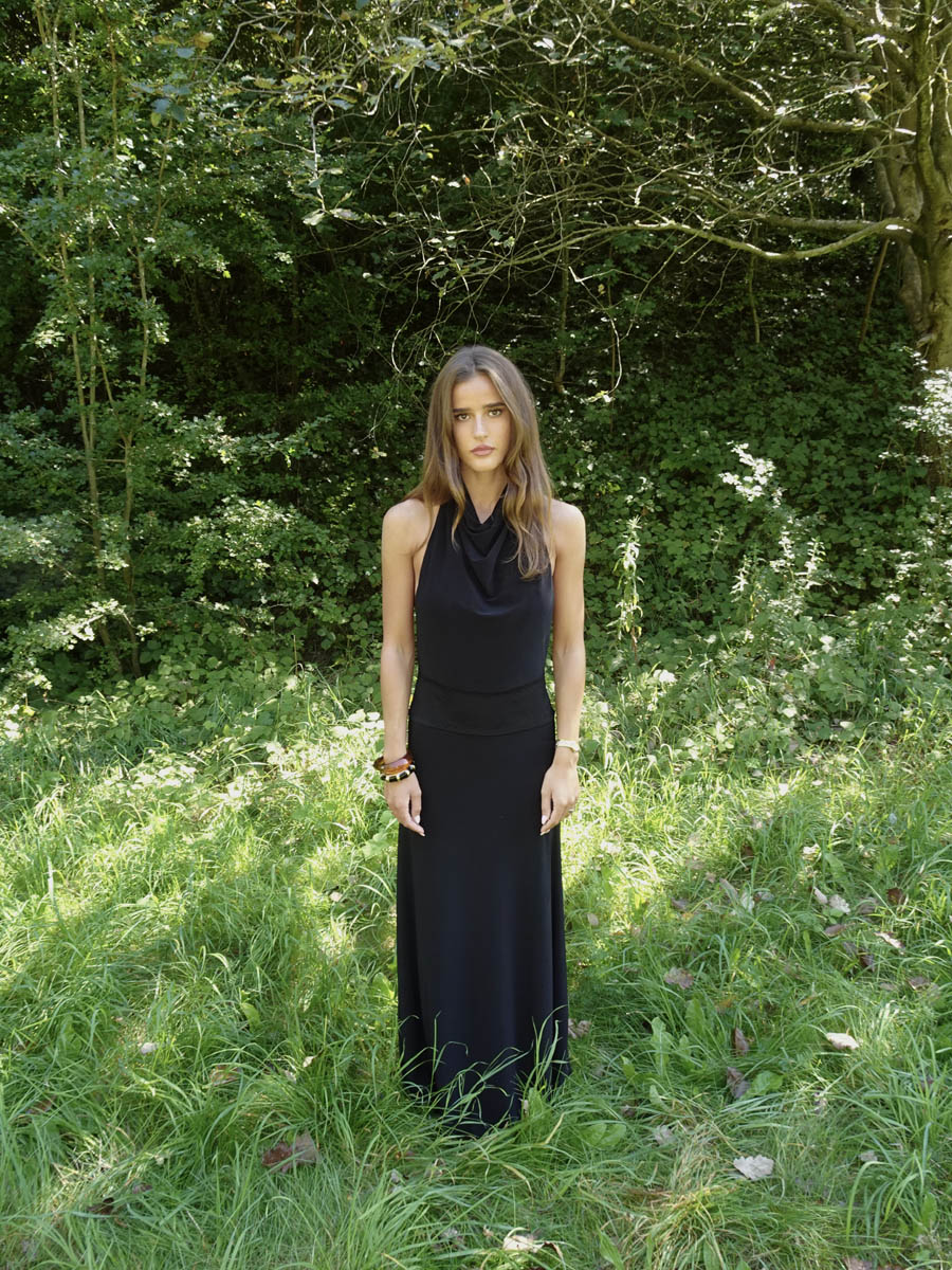 Skyla maxi dress with open back - Black