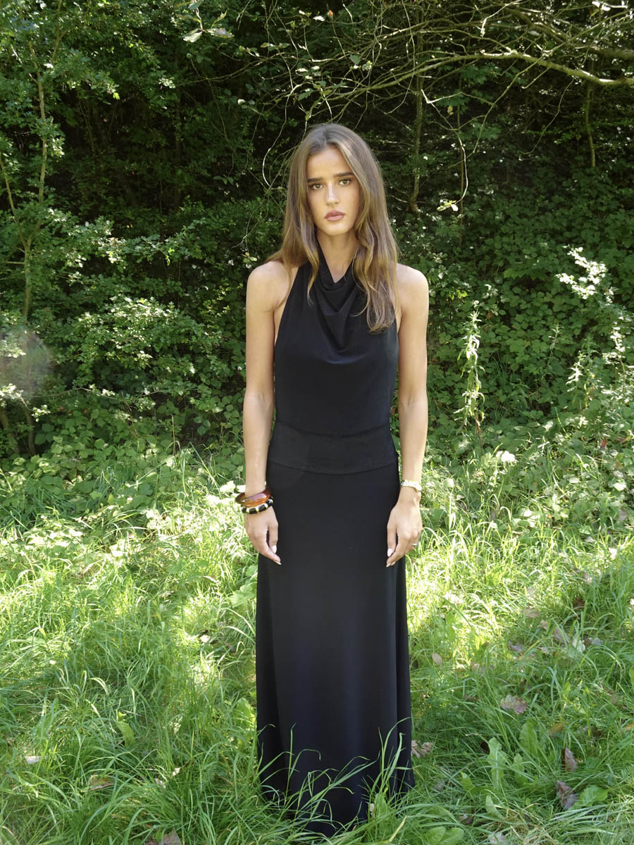 Skyla maxi dress with open back - Black