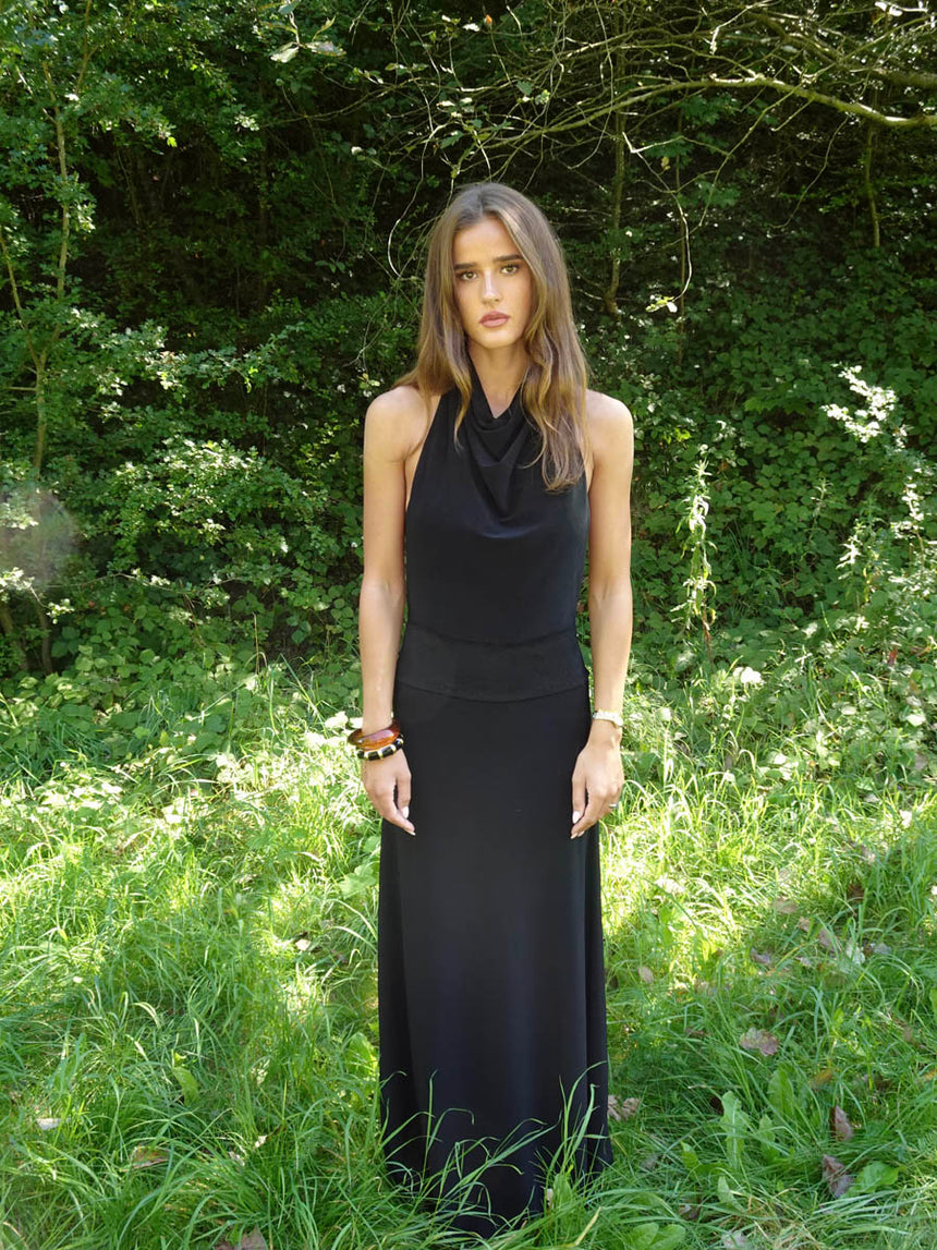 Skyla maxi dress with open back - Black