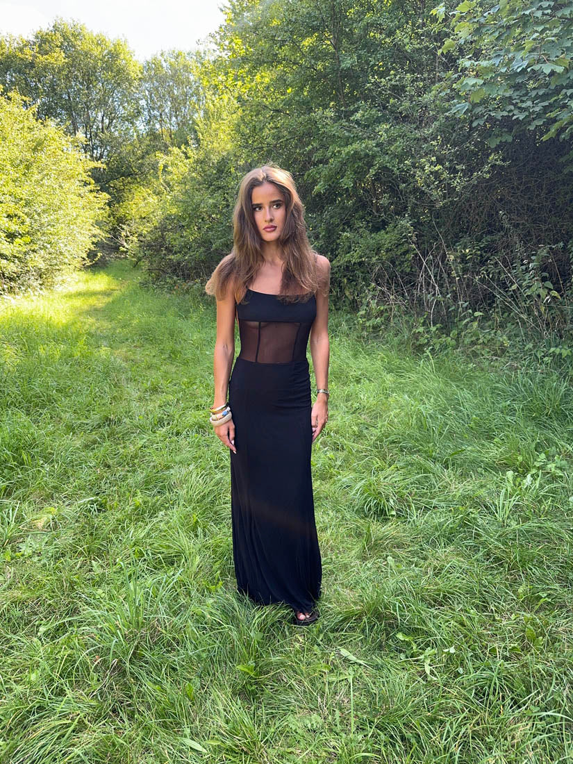 Glora maxi dress with open back – Black