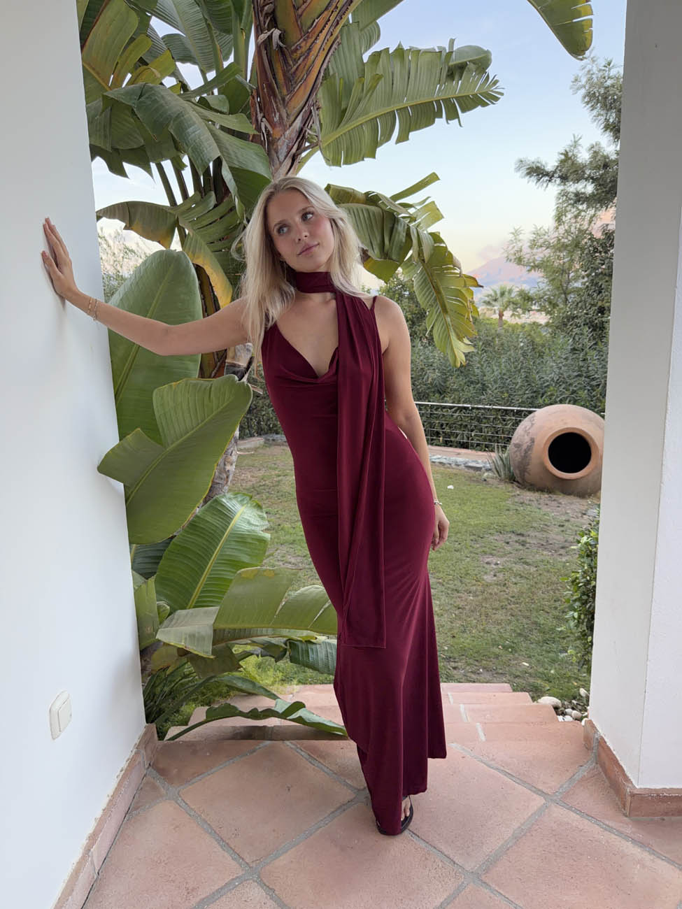 Vinja maxi dress with shawl – Red/burgundy