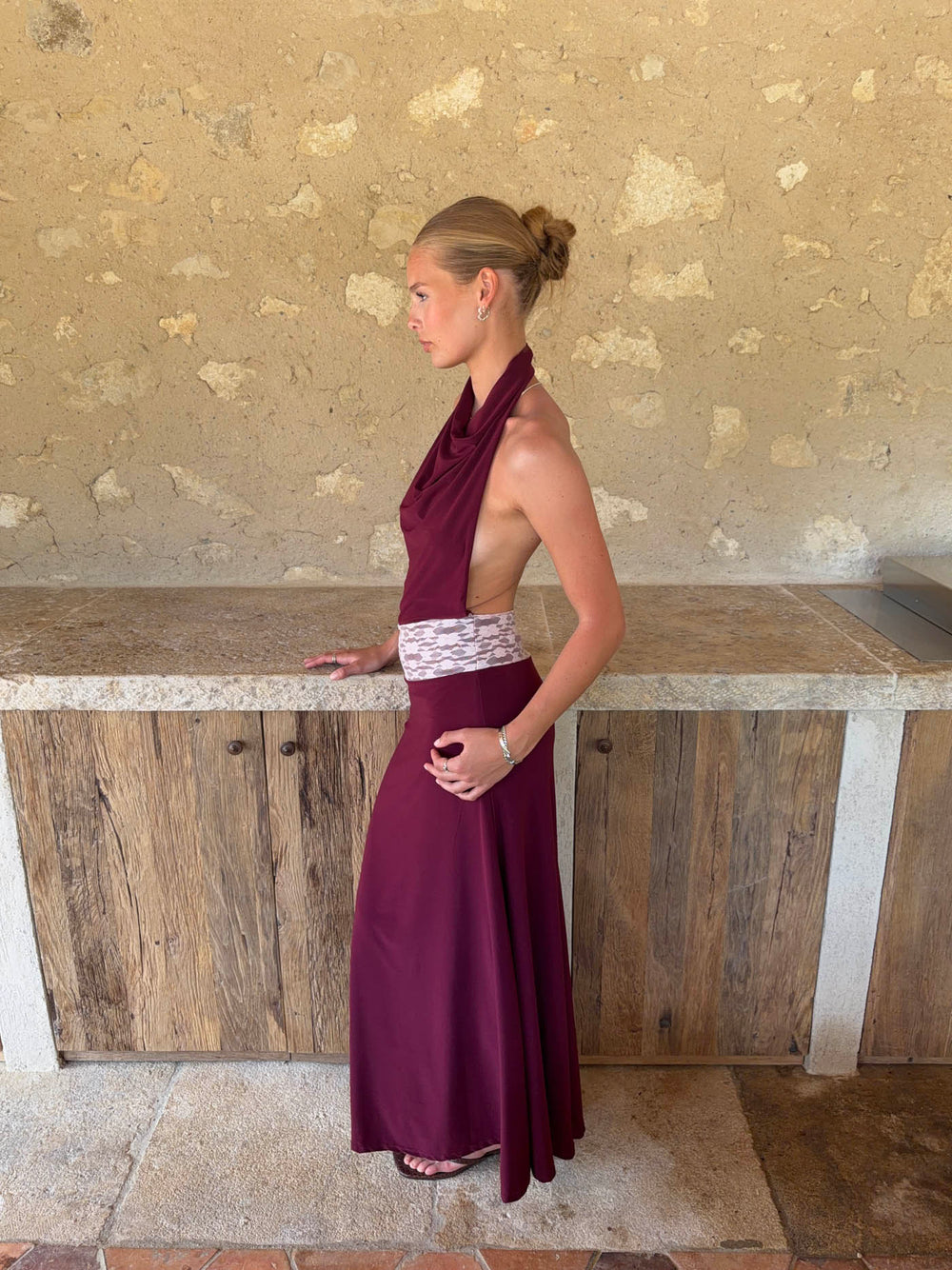 Skyla maxidress with open back - Bordeaux/pink