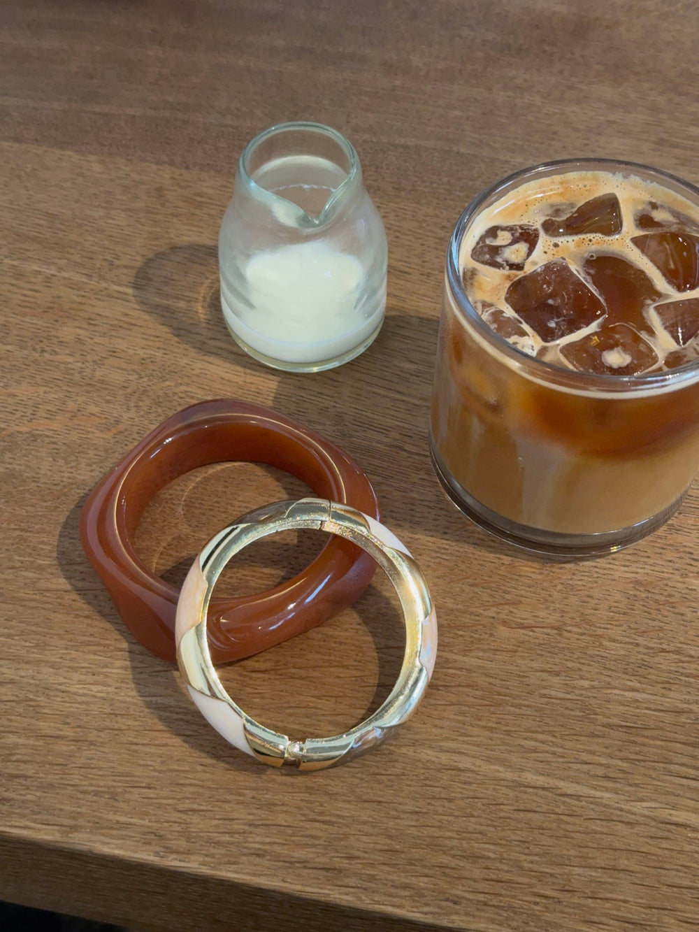 Tove bracelet with details – Nude/brown/gold