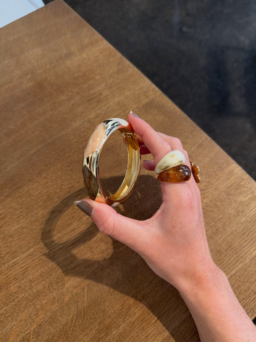 Tove bracelet with details – Nude/brown/gold