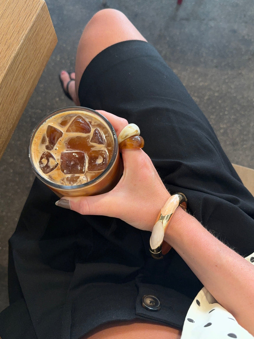 Tove bracelet with details – Nude/brown/gold