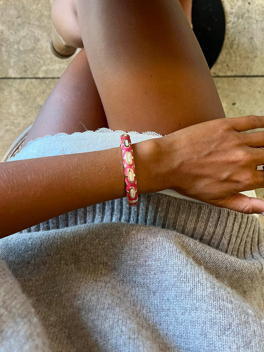 Arna bracelet with pattern – Pink/gold