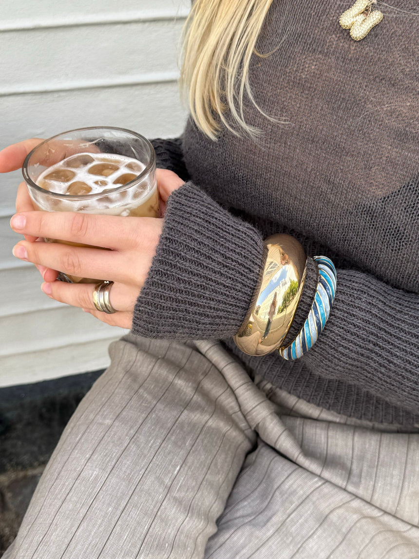 Eivora bracelet with stripes – Blue shades/gold