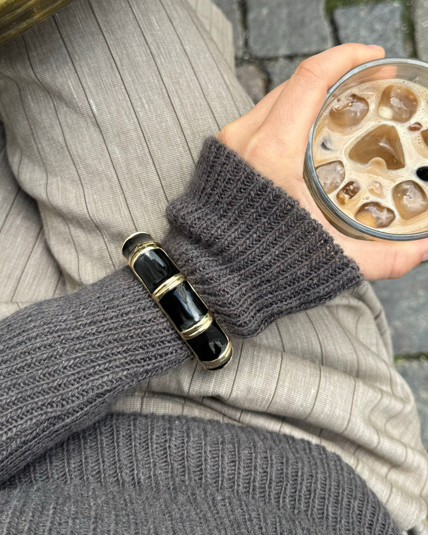 Eivora bracelet with stripes – Black/gold