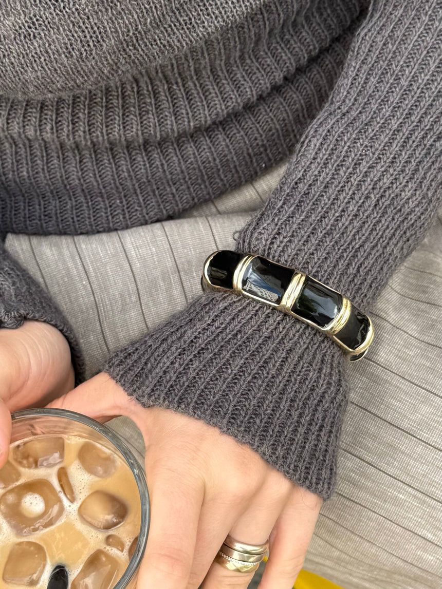Eivora bracelet with stripes – Black/gold