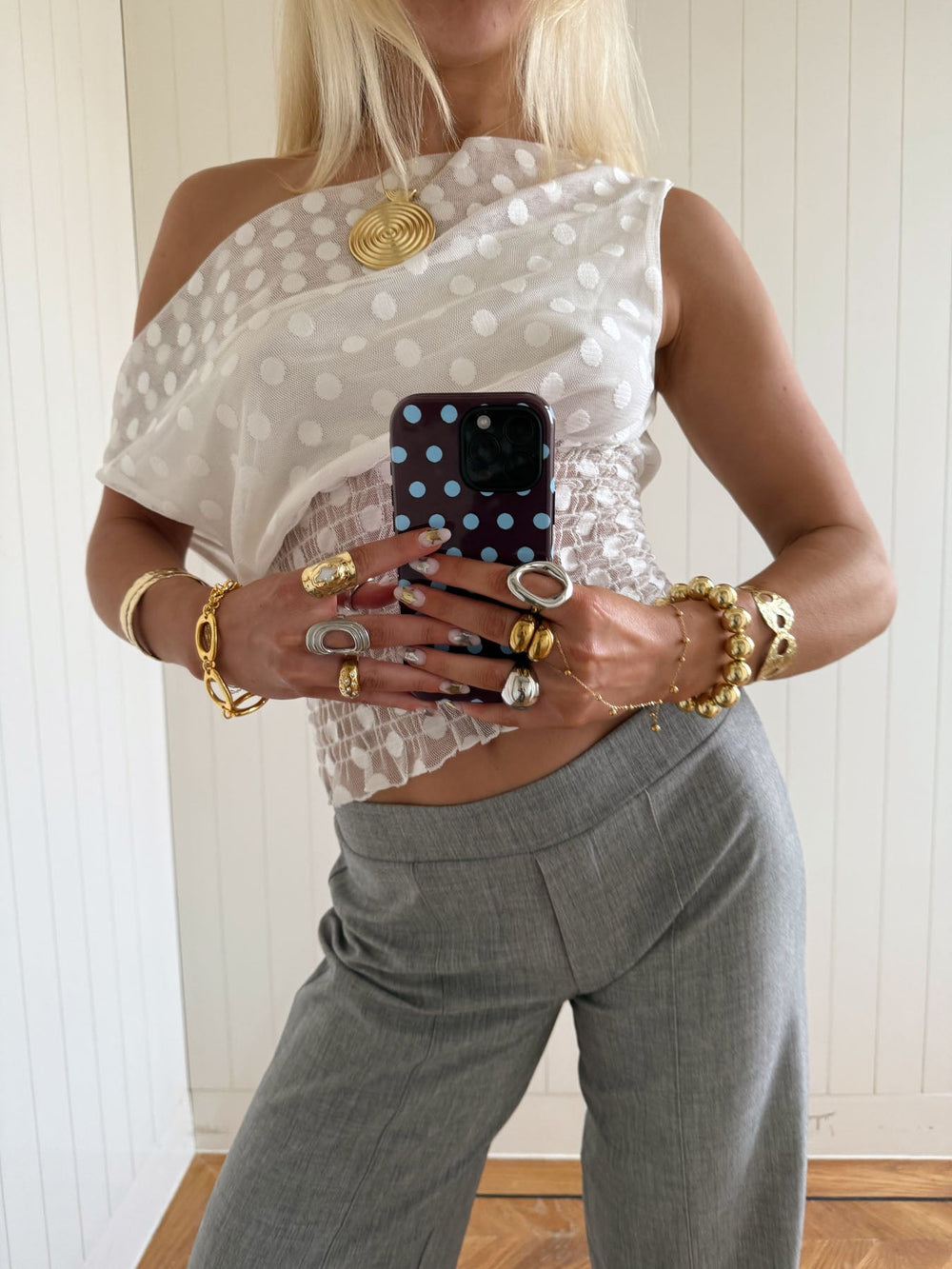 Scandivv mesh top with polka dots – White