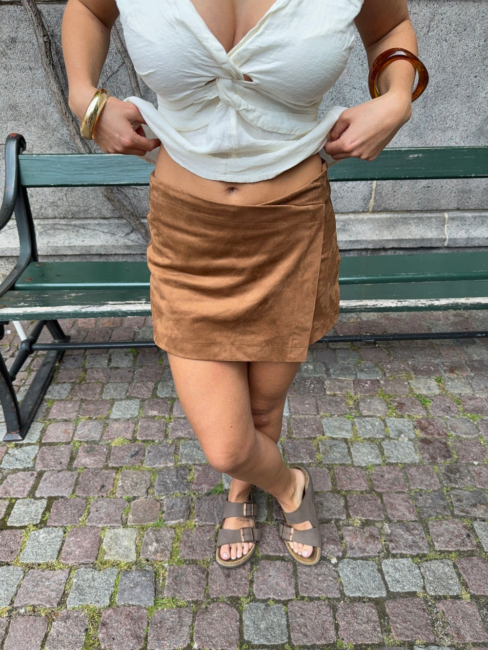 Lelia faux suede mini skort – Brown