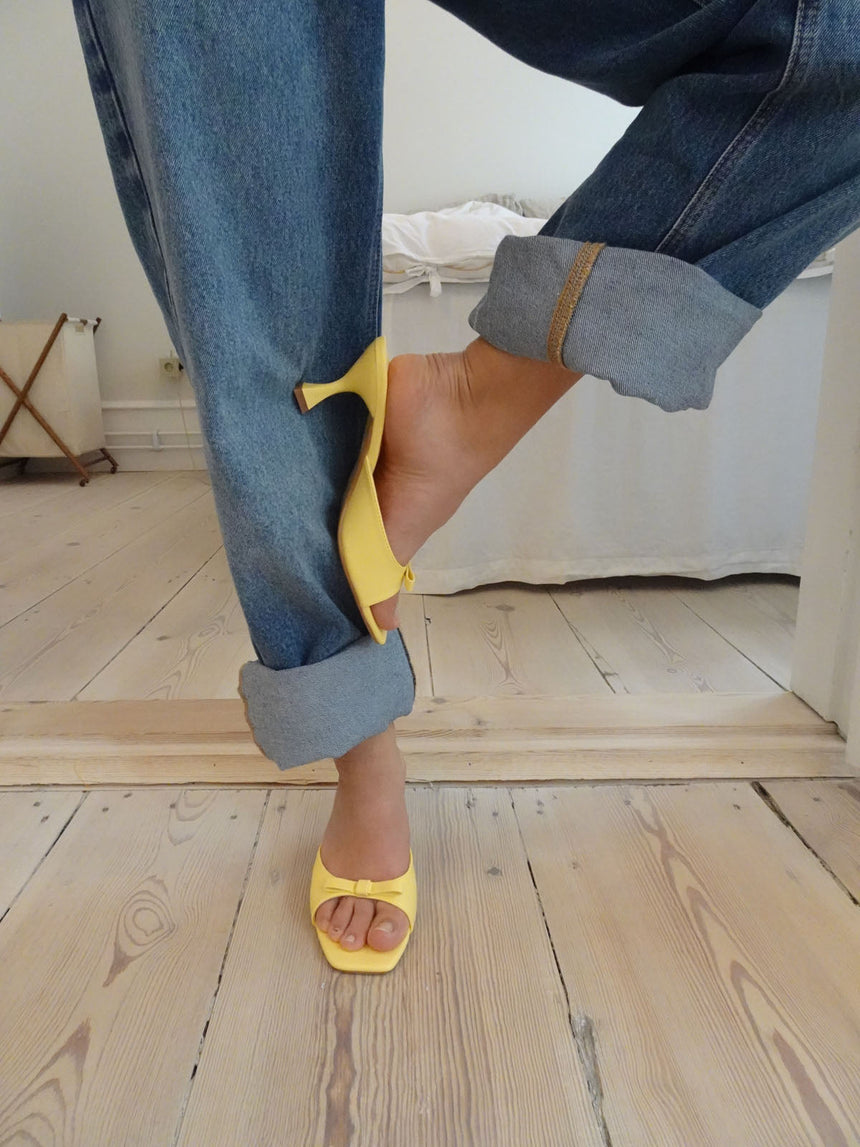 Pastella mules with bow - Light yellow