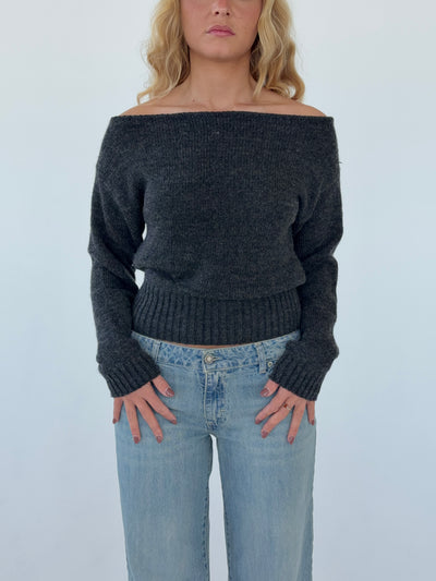 Off- and one shoulder